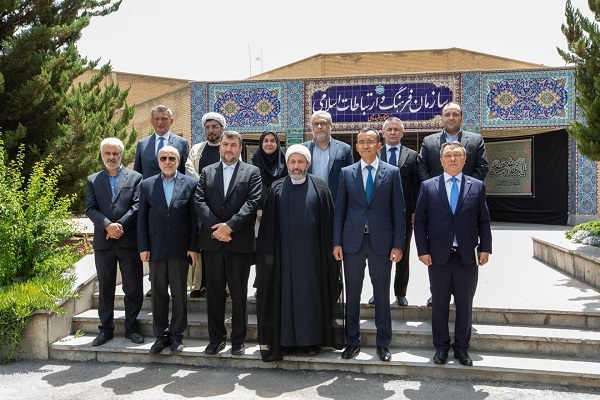 دیدار رئیس سازمان فرهنگ و ارتباطات اسلامی با رئیس مجلس سنای قزاقستان