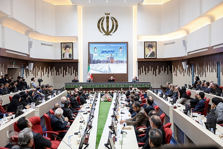 نشست رئیس جمهور با فعالان اقتصادی در استانداری خراسان رضوی