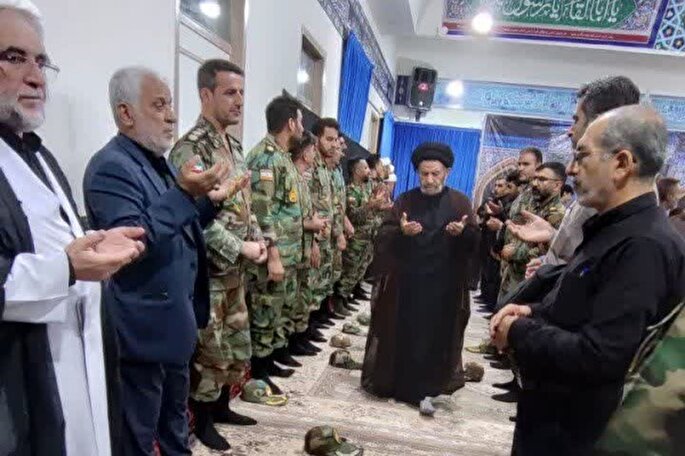 عکس | عزاداری شهادت امام رضا(ع) در دفتر امام جمعه خرم‌آباد