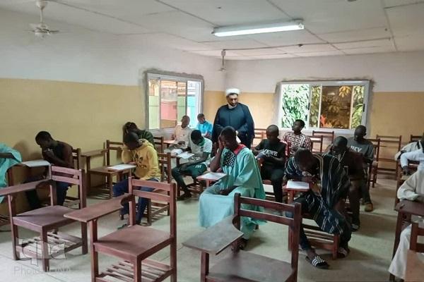 آزمون پذیرش طلاب نمایندگی المصطفی در ساحل عاج برگزار شد