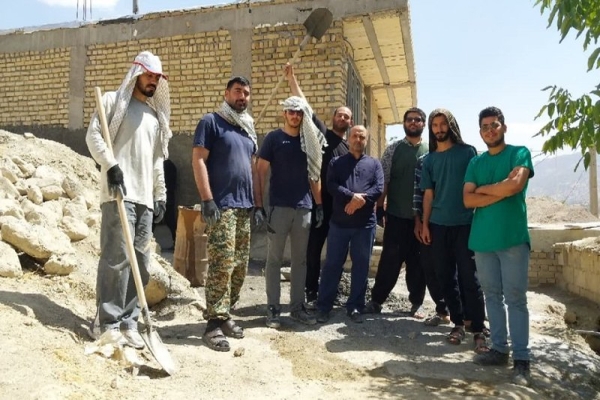 بازدید رئیس دانشگاه لرستان از اردوی جهادی بسیج دانشجویی در الیگودرز
