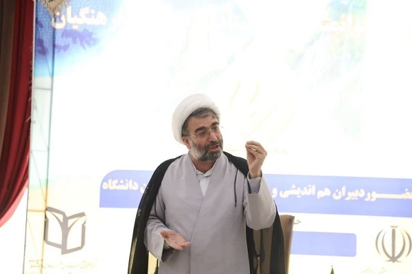 حجتالاسلام حبیب حاتمی کن‌کبود، مسئول نهاد نمایندگی مقام معظم رهبری در دانشگاه‌های لرستان