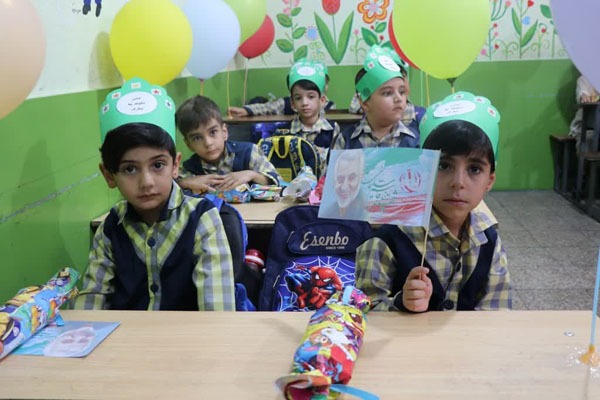 جشن زنگ شکوفه‌ها در مدارس لرستان
