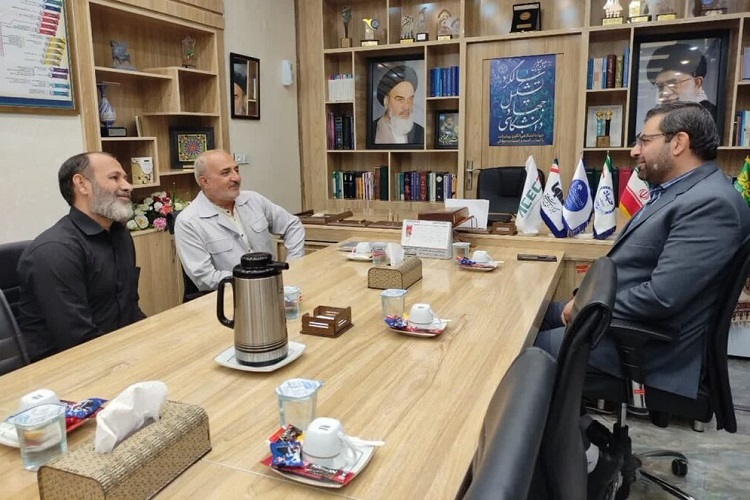 دیدار رئیس جهاددانشگاهی فارس با آزاده دوران دفاع مقدس