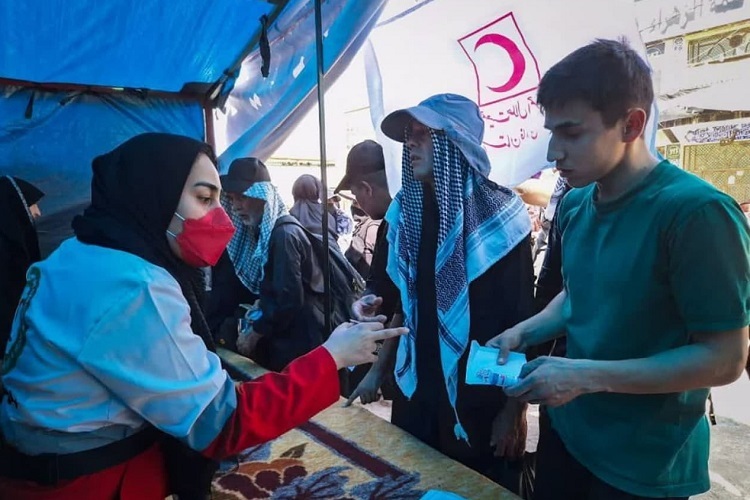 خدمت رسانی به زائران اربعین
