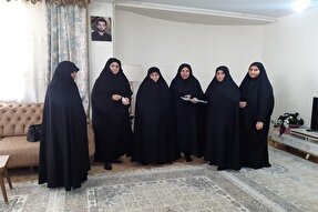 دیدار مسئول بسیج جامعه زنان سپاه شهدای آذربایجان‌غربی با خانواده شهید «عباس‌زاده»