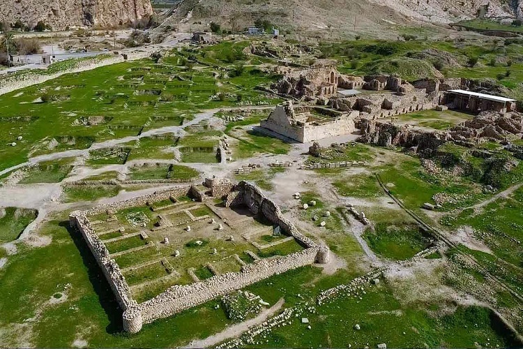 شهر تاریخی بیشابور، کازرون