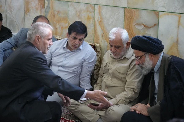 بازدید استاندار لرستان از امامزاده محمد بن حسن(ع) الیگودرز