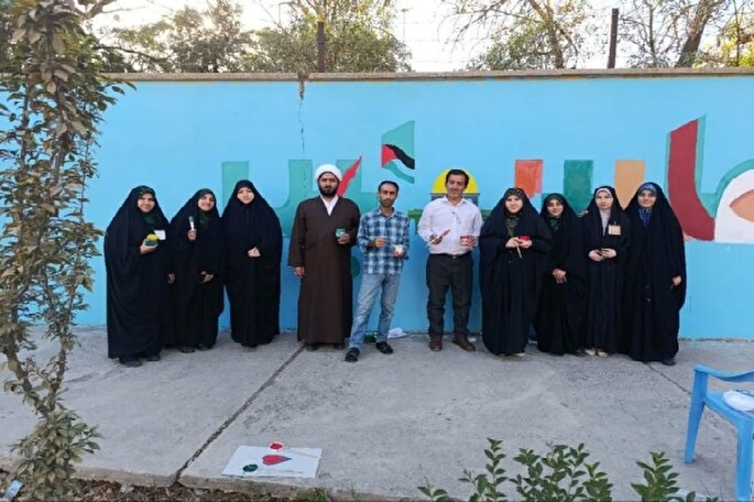 عکس | حمایت از جریان مقاومت با دیوارنگاری «دختران حاج قاسم» در پارس‌آباد