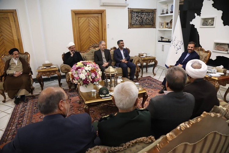 دیدار استاندار فارس با مدیران استان