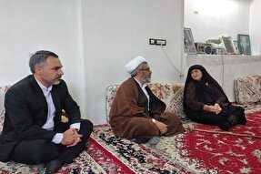 عکس | دیدار مدیرکل بنیاد شهید و امور ایثارگران لرستان با سه خانواده‌ شهید