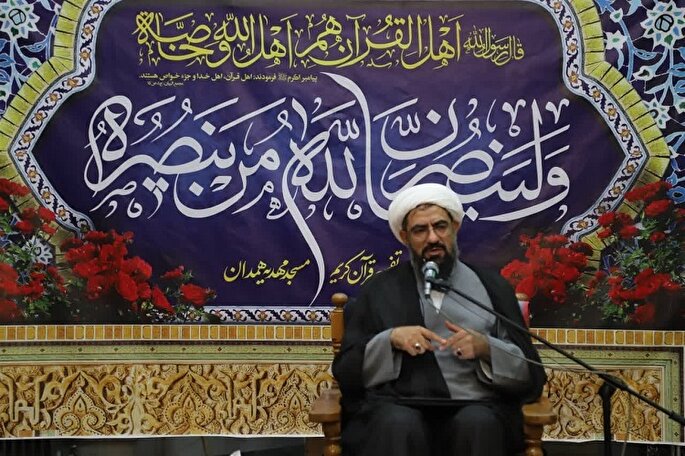 صراط مستقیم را بدون امام و ولی نمی‌توان پیمود