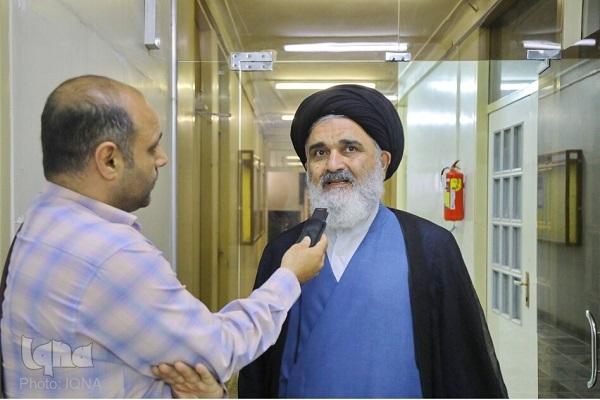 آیت‌الله میرسیدحسن اعتمادی، مدیر مَدرَس مسجد امام حسن عسکری(ع)