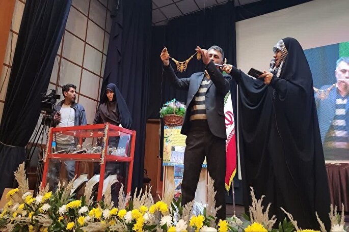 بانوان همدانی بیش از یک کیلوگرم طلا به جبهه مقاومت اهدا کردند