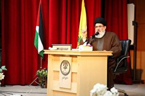 نخبگان و علما از مسیر مقاومت صیانت کنند