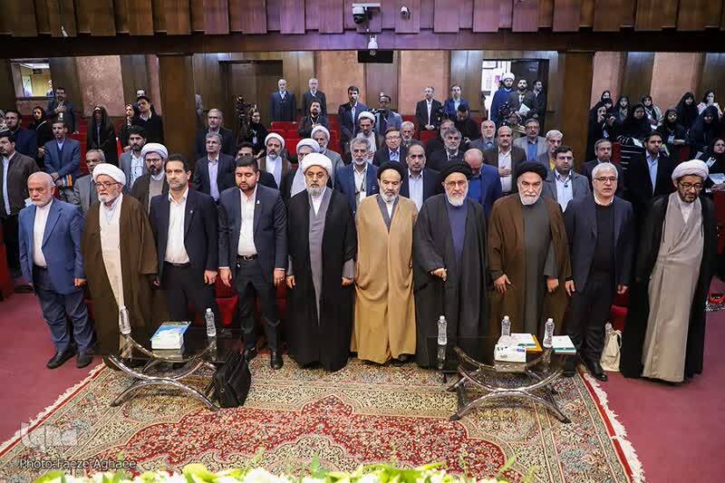 ارزش‌های انسانی در سایه کرامت انسان معنا پیدا می‌کند