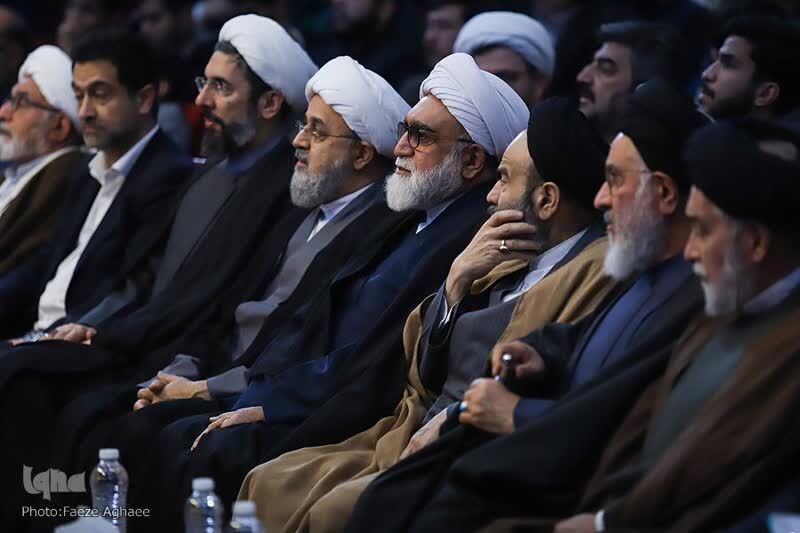 ارزش‌های انسانی در سایه کرامت انسان معنا پیدا می‌کند