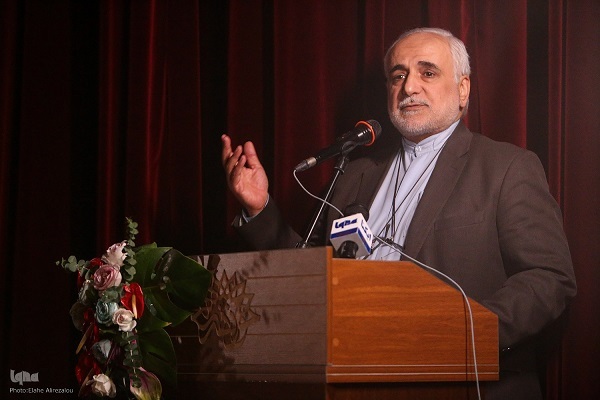 هنرمند قرآنی، نگاهی لطیف به موضوعات دارد