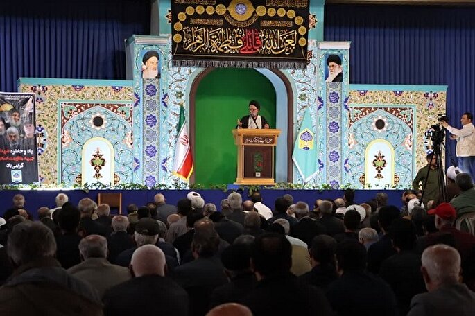 مسئولان مواظب فریب سیاست‌های آمریکا باشند