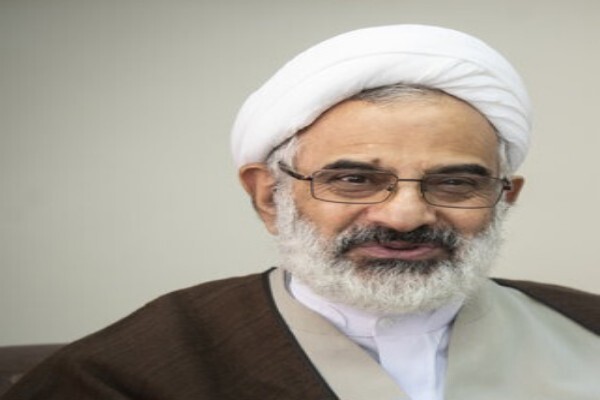 دشمن در جنگ ترکیبی به دنبال تسلیم اذهان مردم ایران است