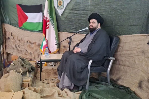 حجت‌الاسلام سید اسماعیل حسینی‌مازندرانی، رئیس عقیدتی ـ سیاسی فرماندهی انتظامی استان لرستان
