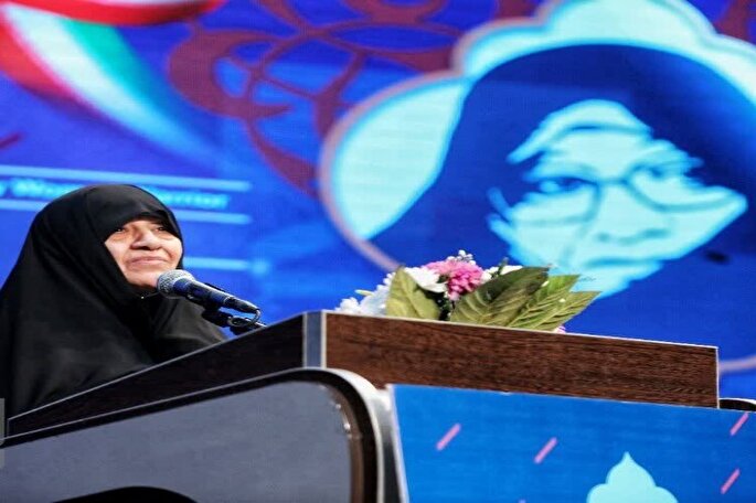 ضرورت توجه به پژوهش برای رشد زنان و فرهیختگان