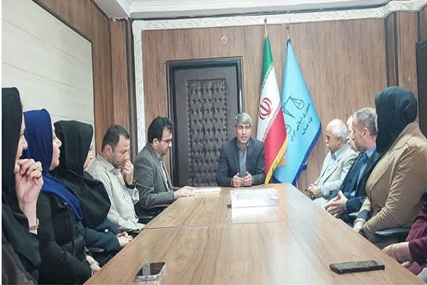 مراسم تقدیر از کارکنان شوراهای حل اختلاف شهرستان سنندج