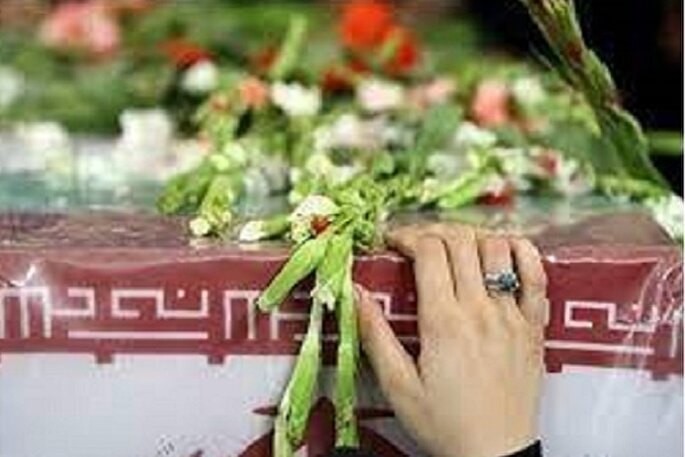 بدرقه پیکر مطهر ۶ شهید گمنام با حضور پرشور کرمانشاهی‌ها