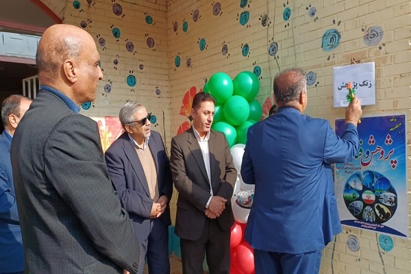 نواختن زنگ پژوهش در دبیرستان شهید رستگار ناحیه یک سنندج