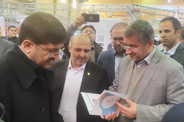بازدید استاندار لرستان از نمایشگاه هفته پژوهش، فناوری و فن بازار استان