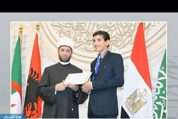 همت و پشتکار کلید موفقیت در مسابقات قرآن است