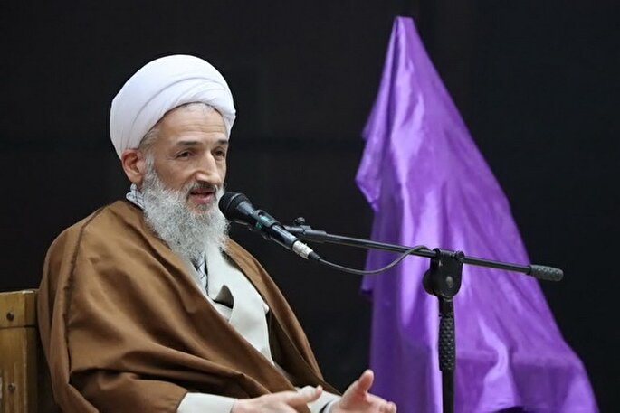 مجاهدت‌های شهدا را به نسل جوان بازگو کنیم