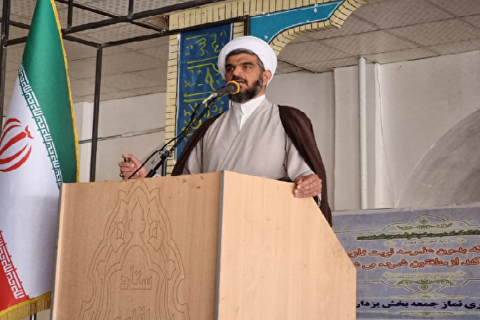 دشمن به دنبال زنده به گور کردن شخصیت زنان است