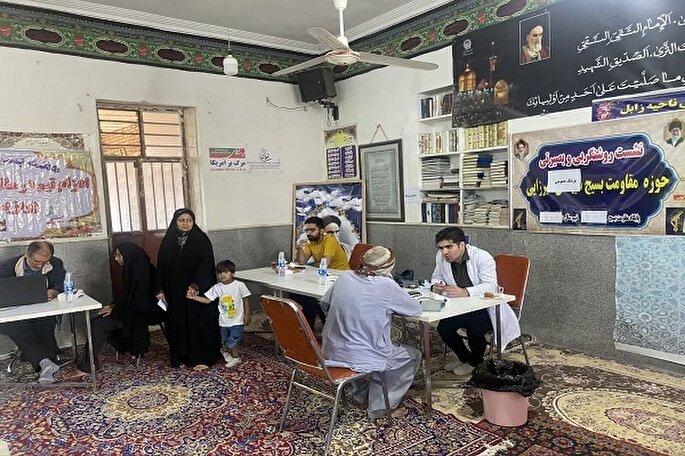 عکس | ویزیت رایگان مردم زابل به مناسبت هفته بسیج