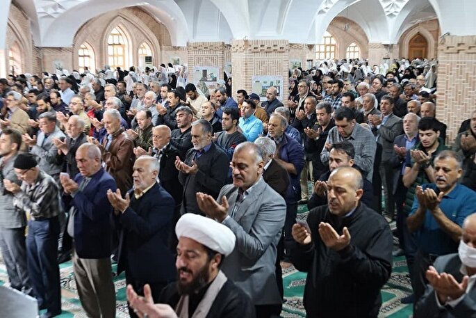 اقامه نماز عید فطر در آستان امامزادگان مازندران