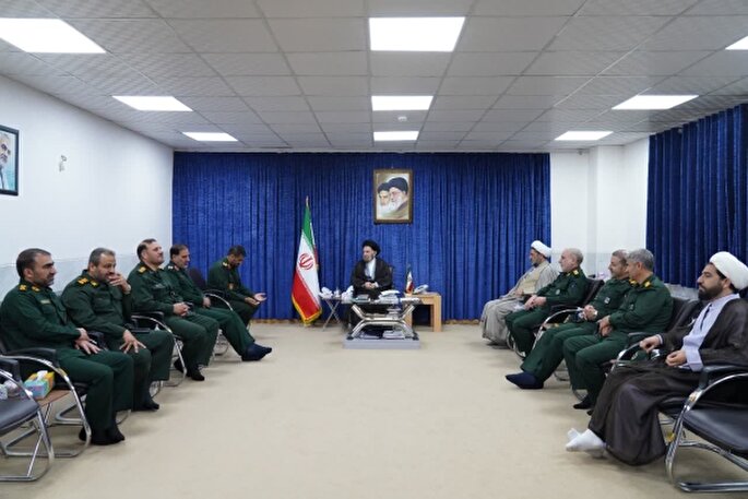 عکس | دیدار فرمانده سپاه ابوالفضل(ع) با نماینده ولی‌ فقیه در لرستان