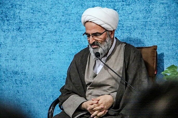 اجلاسیه‌ شهدا و نماز منجر به الگوسازی عملی برای دانش‌آموزان شود