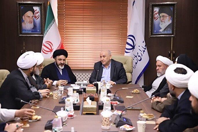 دیدار اعضای هیئت رئیسه مجمع نمایندگان حوزه علمیه قم با استاندار مازندران