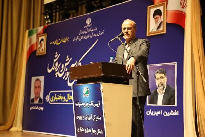 میرزاده معاون حقوقی و امور مجلس وزارت آموزش و پرورش