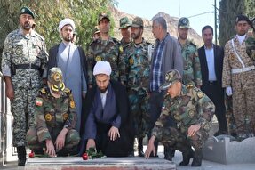 عکس | آیین غبارروبی گلزار شهدای خرم‌آباد