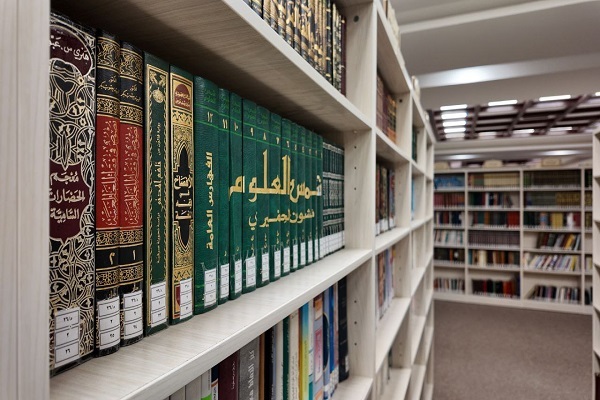 کتابخانه الروضه الحیدریه؛ منبعی غنی و مرجع برای اهل دانش + عکس