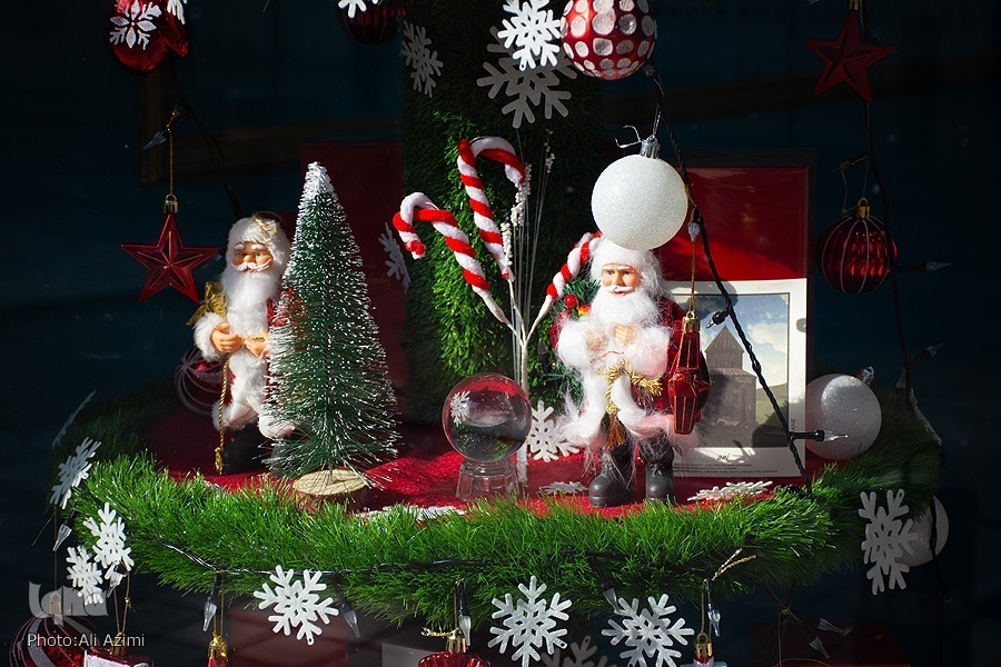 چرا جوان ایرانی، غافل از گنجینه‌های هویتی به کاجِ کریسمس پناه می‌برد