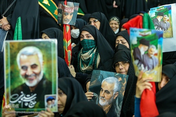 آماده انتشار برای صبح پنجشنبه 11 دی ماه/////سردار سلیمانی نمونه متجلی ارزش‌های پُربسامد و هویت‌بخش انقلاب اسلامی استیاهمه ناگفته‌های سرداردل‌ها از زبان محسن مومنی‌شریف