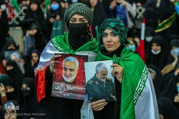 آماده انتشار برای صبح پنجشنبه 11 دی ماه/////سردار سلیمانی نمونه متجلی ارزش‌های پُربسامد و هویت‌بخش انقلاب اسلامی استیاهمه ناگفته‌های سرداردل‌ها از زبان محسن مومنی‌شریف