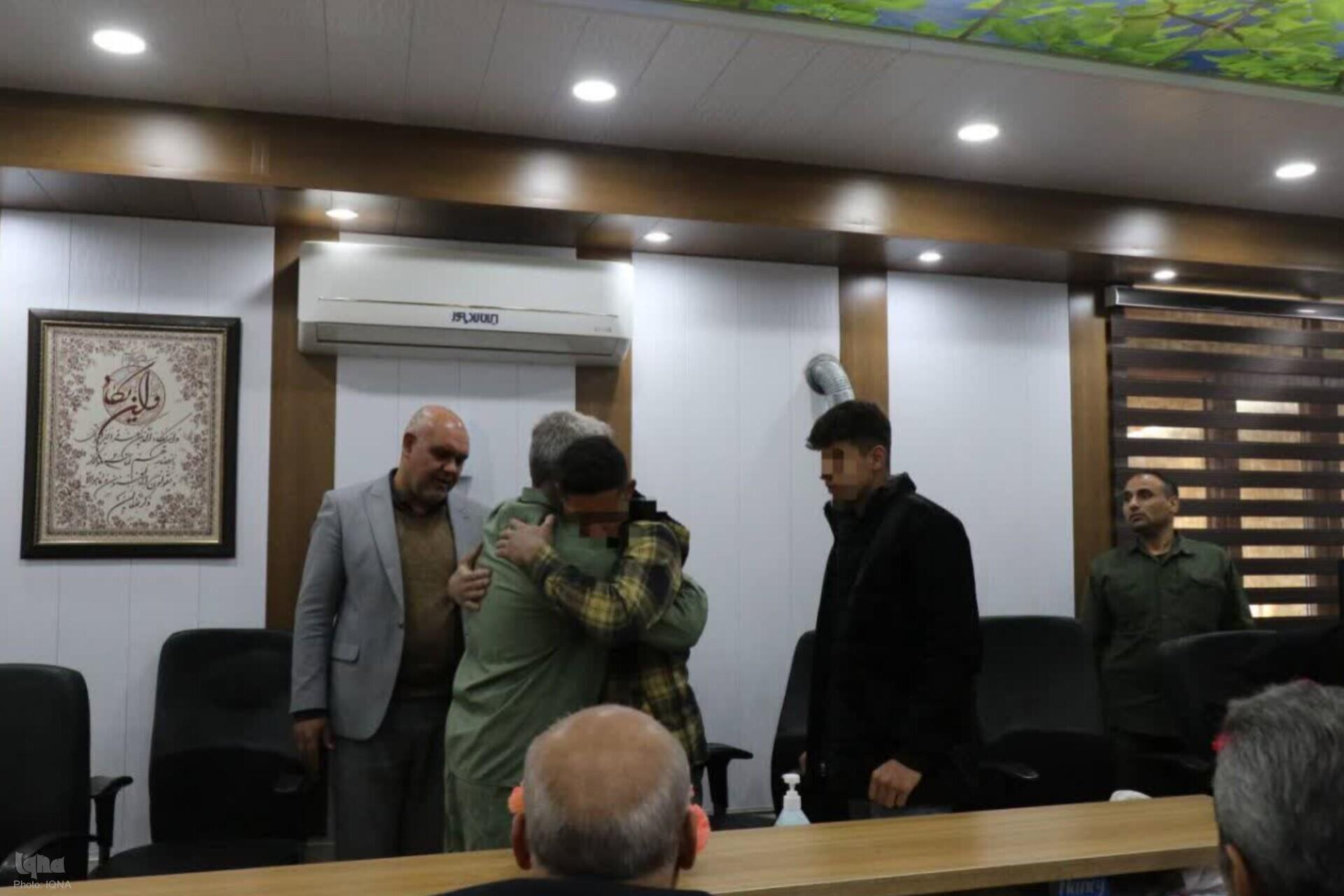 بخشش قصاص دو پدر دادگستری کل استان گلستان بخشش قصاص دو پدر دادگستری کل استان گلستان