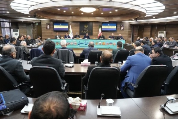 همکاری بین مسئولان و اصناف موجب رفاه و جهش اقتصادی می‌شود
