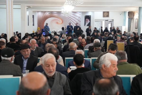 برگزاری نشست صمیمی استاندار آذربایجان‌غربی با خانواده‌های شهدا