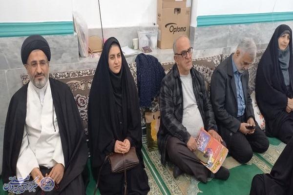 حضور امامجمعه هادیشهر در جمع معتکفان مسجد صاحبالزمان(عج) حضور امامجمعه هادیشهر در جمع معتکفان مسجد صاحبالزمان(عج)