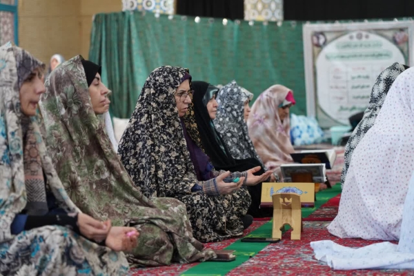 حضور نماینده ولی فقیه در لرستان در جمع معتکفان