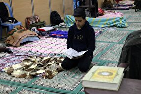 1200 یزدی در مسجد ملااسماعیل معتکف شدند